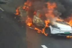 安全事故视频,揭秘安全事故背后的惊险瞬间